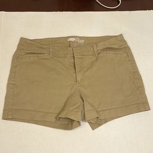 Old Navy Shorts The Le Pixie EUC Khaki Color Size 8  97% Cotton/3% Spandex